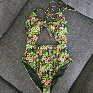Aerie One Piece Cutout Swimsuit SIZE M